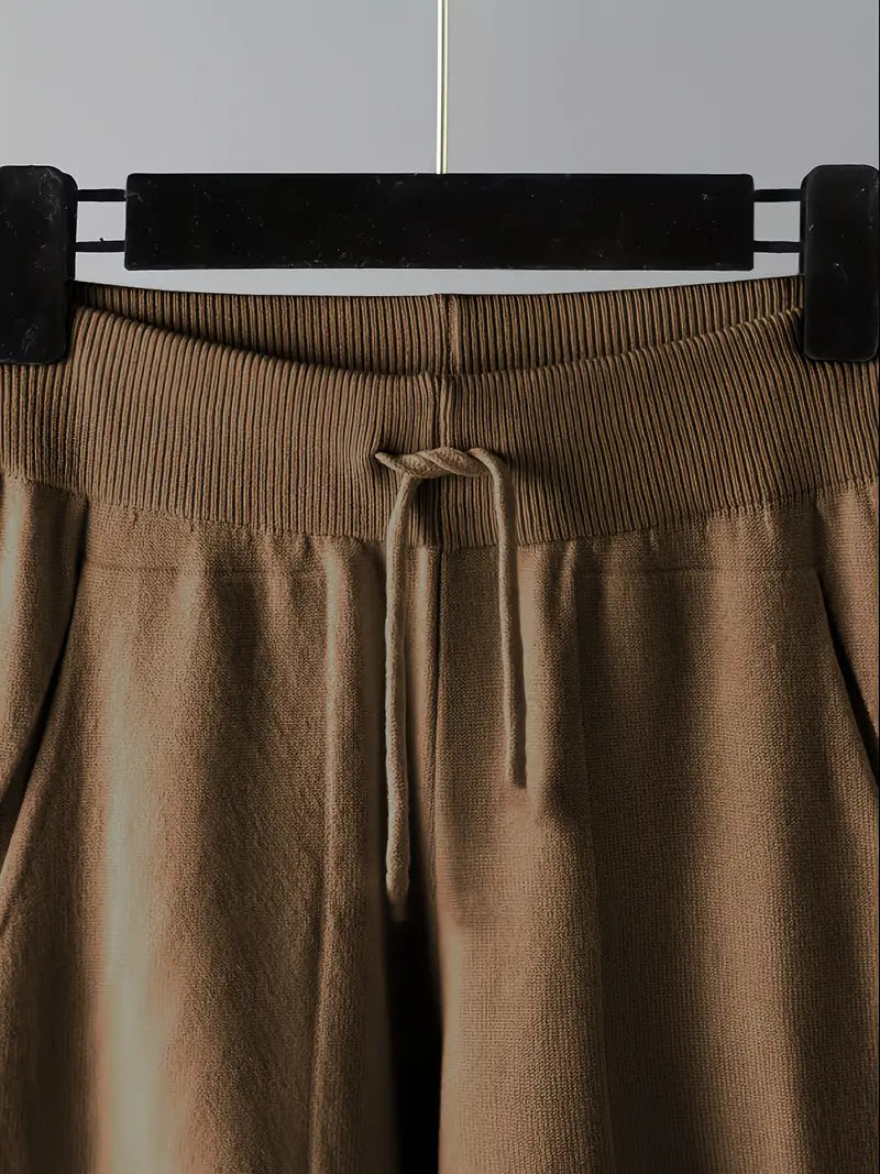Dames lounge set met diepe V-hals trui en zachte broek – comfortabele & stijlvolle outfit voor thuis en onderweg