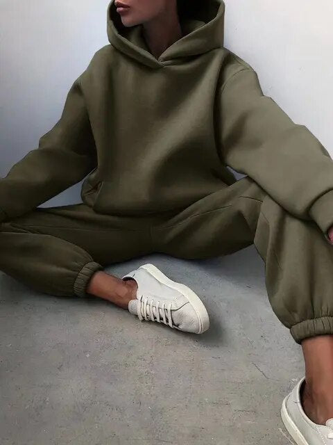 Dames loungepak met hoodie en joggingbroek in diverse kleuren – comfortabele set voor thuis of onderweg