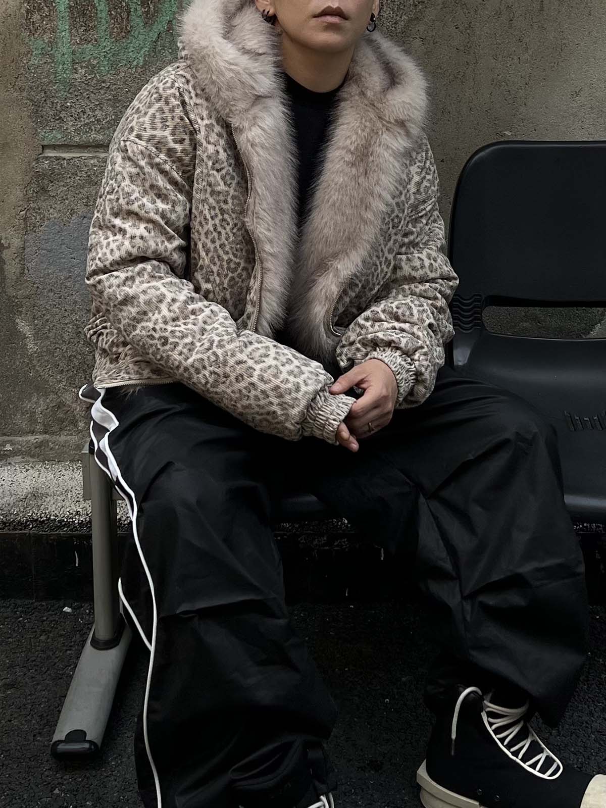 Heren winterjas met capuchon en imitatiebont voering – warme bomberjas in streetwear stijl met stoere vintage look en praktische zakken