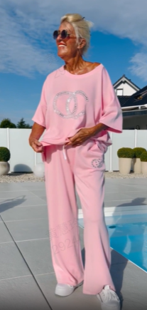 Dames loungewear set met oversized T-shirt en wijde broek – comfortabel huispak in diverse uitvoeringen voor ontspannen dagen