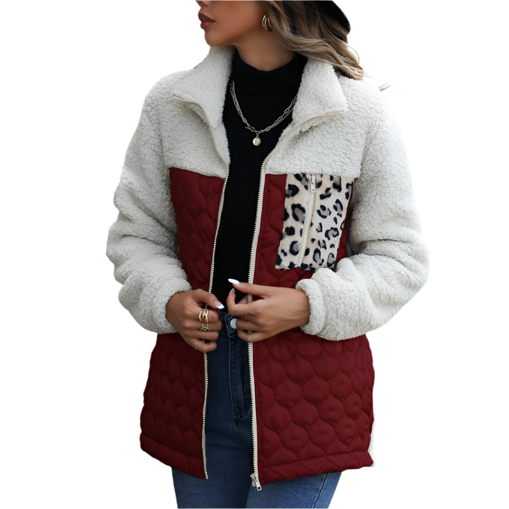 Warme dames jas van teddy fleece met gewatteerde details en ritssluiting ideaal voor frisse dagen in stijl