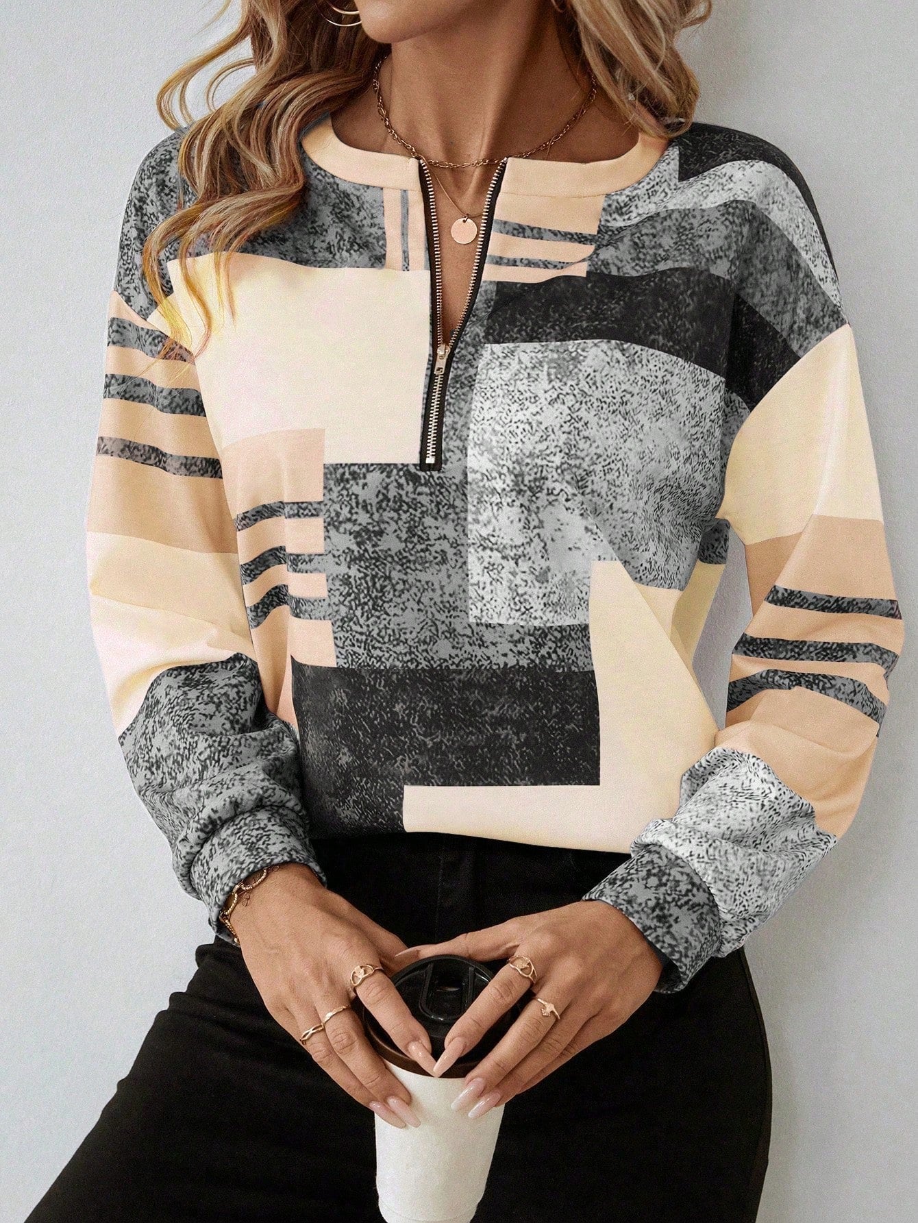 Dames trui met modieuze patchworkprint en halve rits – comfortabel sweatshirt in trendy casual stijl voor werk, vrije tijd en onderweg