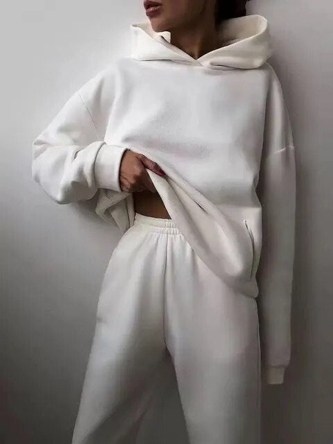 Dames loungepak met hoodie en joggingbroek in diverse kleuren – comfortabele set voor thuis of onderweg