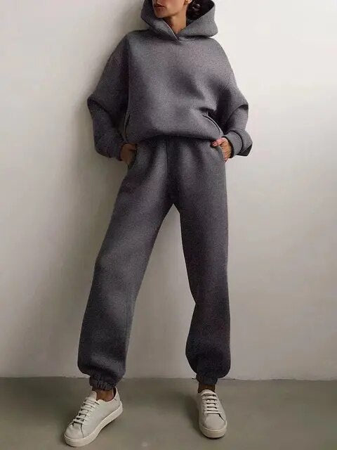 Dames loungepak met hoodie en joggingbroek in diverse kleuren – comfortabele set voor thuis of onderweg