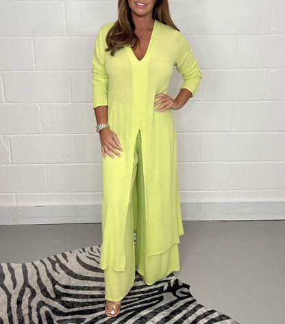 Dames tweedelig pak met elegante lange top en wijde broek in diverse kleuren