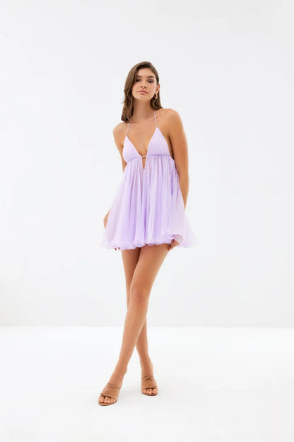 Dames halter zomerjurk met wijde rok in diverse kleuren – licht, vrouwelijk en ideaal voor warme dagen