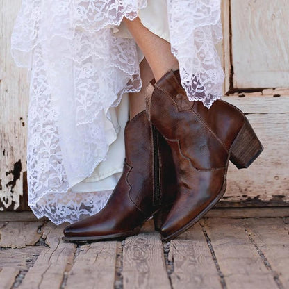 Dames enkellaarsjes in diverse kleuren – leren cowboy boots met hak voor trendy en casual looks