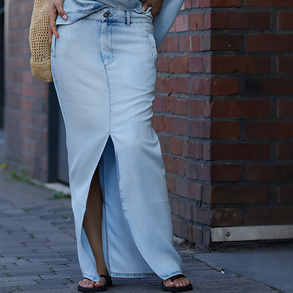 Dames set met off-shoulder top en lange splitrok in lichtblauw denimlook